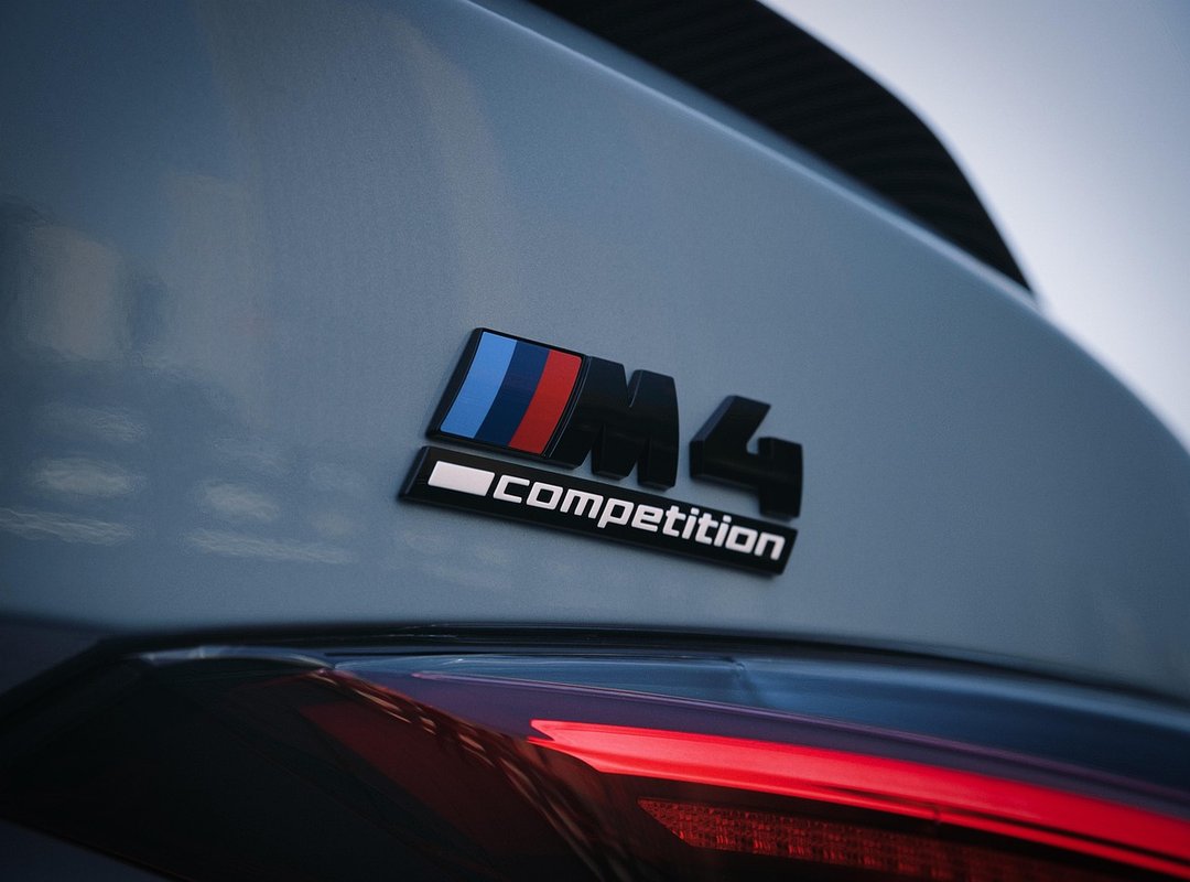 Famous Models and Memorable Bomba 4 Editions